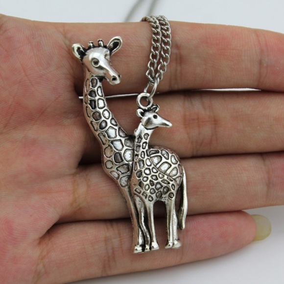 BOUTIQUE Jewelry - NWT **BOUTIQUE**  Mama & Baby Giraffe  Necklace
